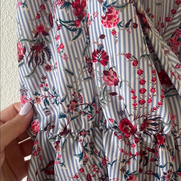 Buckle Daytrip Floral Striped Camisole - Picture 2 of 4